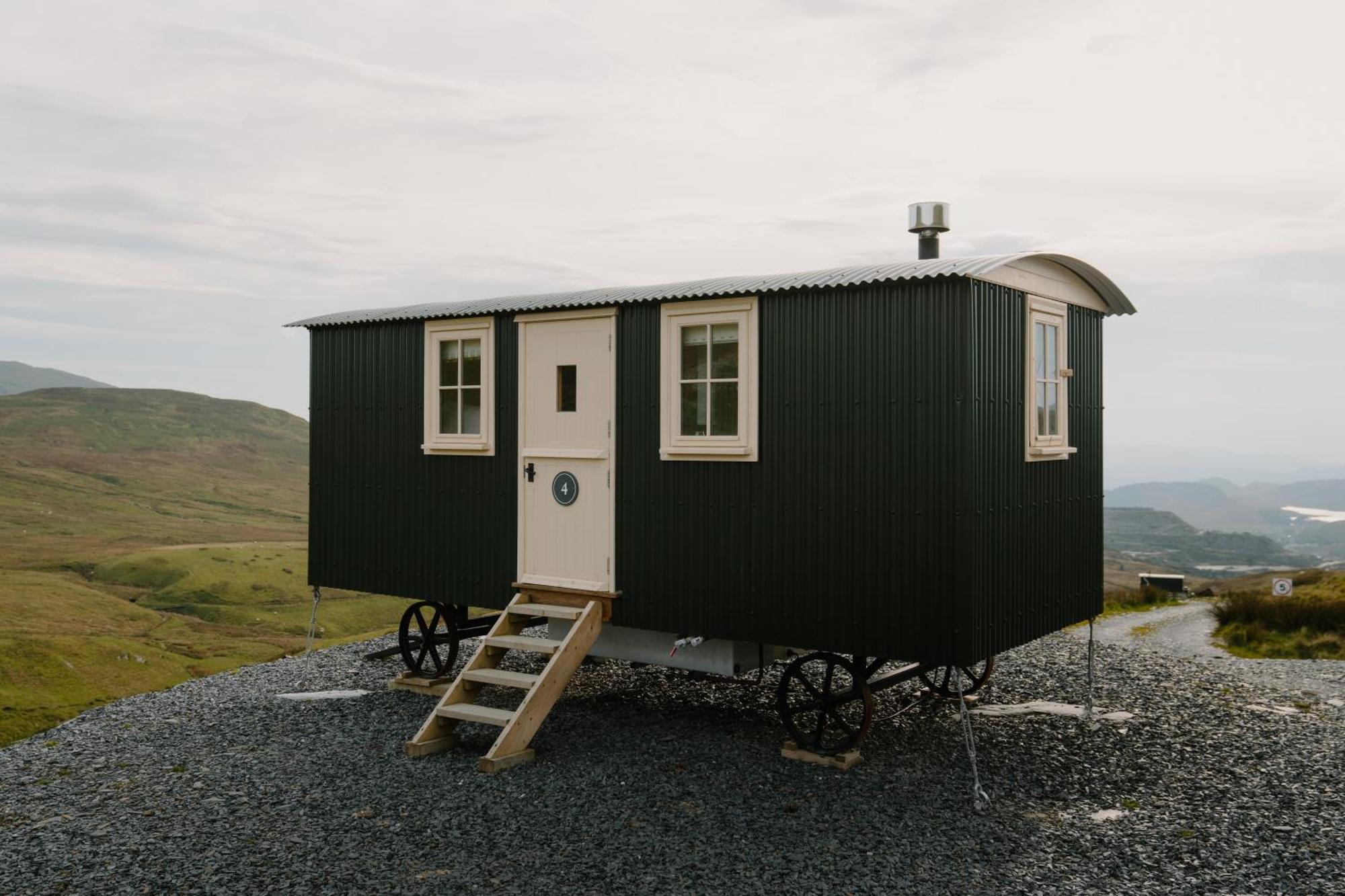 Hotel Barlwyd Glamping à Blaenau Ffestiniog Extérieur photo